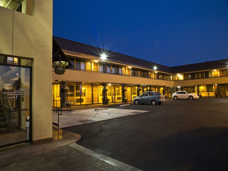 Hotel Strata Mountain View Exterior photo